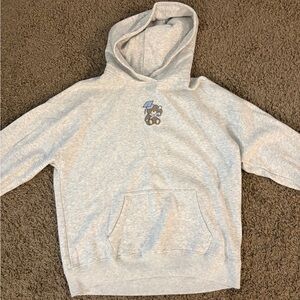 BRAND NEW Graduation 2025 Hollister Co. grey teddy bear hoodie🧸 Size XS